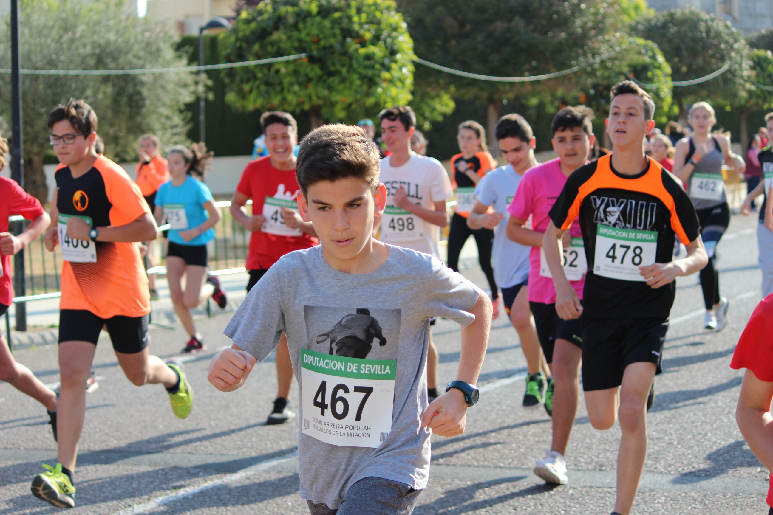 Kids running a race